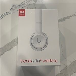 Beats solo3 wireless headphones
